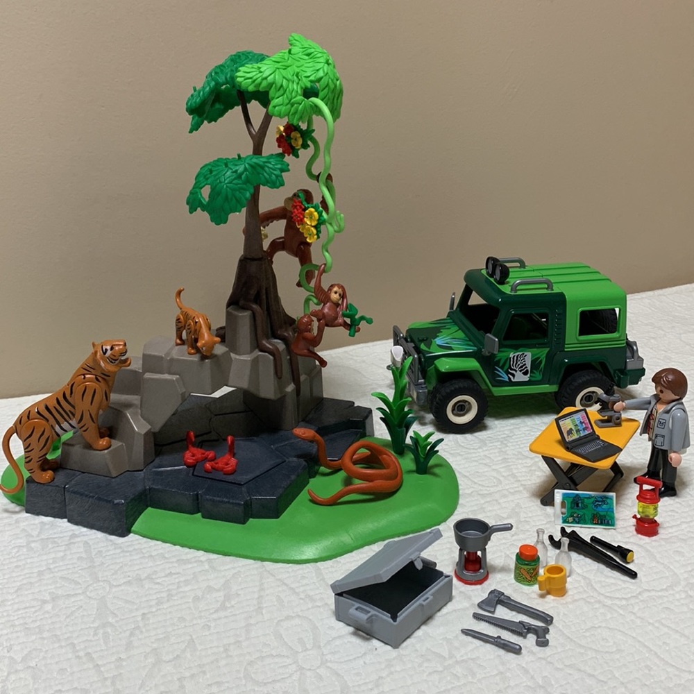 Jungle Animals w/Explorer 5416 by Playmobil - Complete